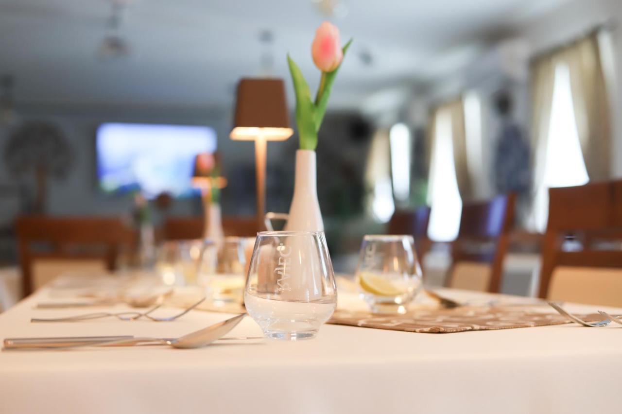Valla Penzion & Restauracia 말라츠키 외부 사진
